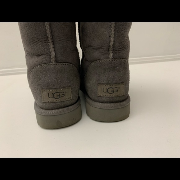 Grey uggs - Picture 5 of 12